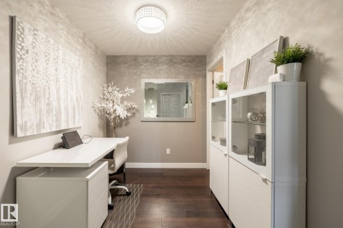 122 5151 Windermere Boulevard, Edmonton, AB - Indoor Photo Showing Laundry Room