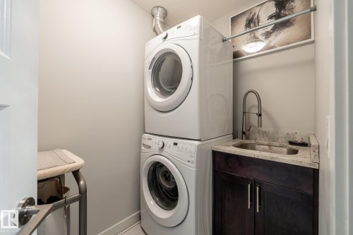 122 5151 Windermere Boulevard, Edmonton, AB - Indoor Photo Showing Laundry Room