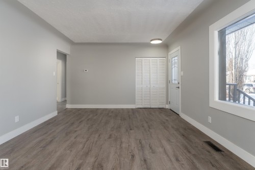 10519 40 Street, Edmonton, AB - Indoor Photo Showing Other Room