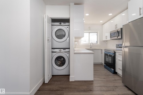 10519 40 Street, Edmonton, AB - Indoor Photo Showing Laundry Room