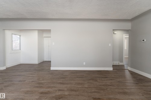 10519 40 Street, Edmonton, AB - Indoor Photo Showing Other Room