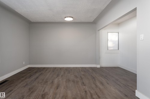 10519 40 Street, Edmonton, AB - Indoor Photo Showing Other Room