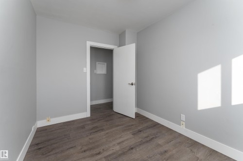 10519 40 Street, Edmonton, AB - Indoor Photo Showing Other Room