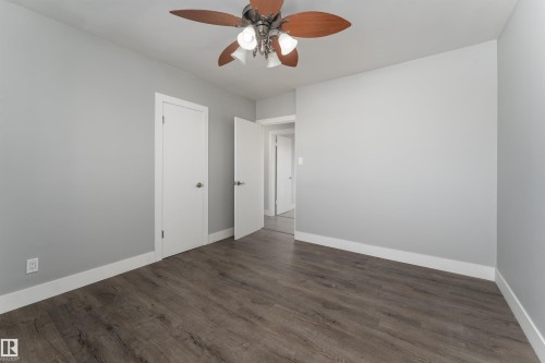 10519 40 Street, Edmonton, AB - Indoor Photo Showing Other Room