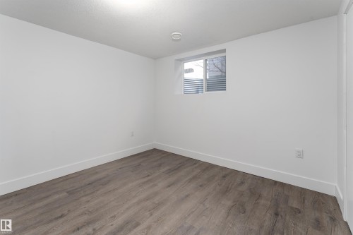 10519 40 Street, Edmonton, AB - Indoor Photo Showing Other Room