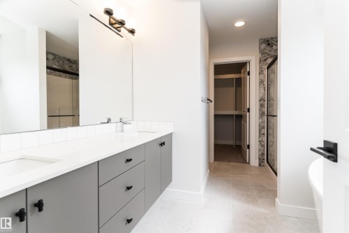 3026 Dixon Landing, Edmonton, AB - Indoor Photo Showing Bathroom
