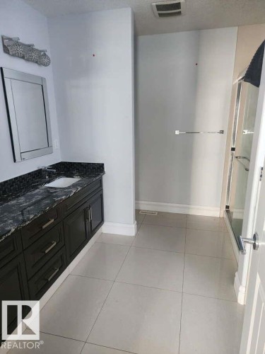 16756 60 Street, Edmonton, AB - Indoor Photo Showing Bathroom