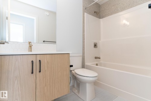 3038 Dixon Landing, Edmonton, AB - Indoor Photo Showing Bathroom