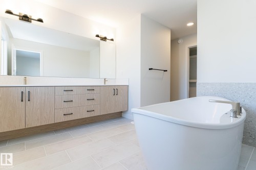 3038 Dixon Landing, Edmonton, AB - Indoor