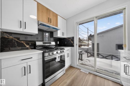 11815 46 Street, Edmonton, AB - Indoor Photo Showing Kitchen