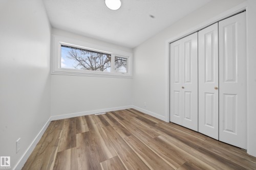 11815 46 Street, Edmonton, AB - Indoor Photo Showing Other Room