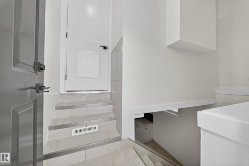 11815 46 Street, Edmonton, AB - Indoor Photo Showing Other Room