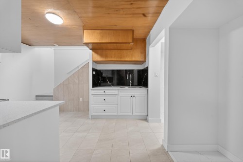 11815 46 Street, Edmonton, AB - Indoor