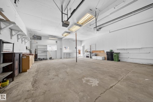 11815 46 Street, Edmonton, AB - Indoor Photo Showing Garage