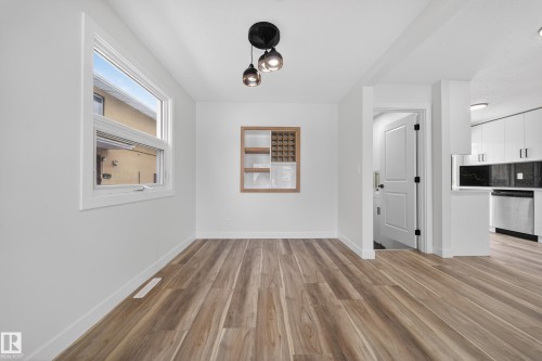 11815 46 Street, Edmonton, AB - Indoor Photo Showing Other Room