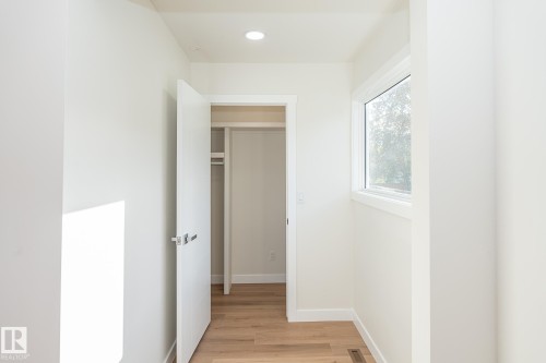 6807 98A Avenue, Edmonton, AB - Indoor Photo Showing Other Room