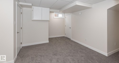 6807 98A Avenue, Edmonton, AB - Indoor Photo Showing Other Room