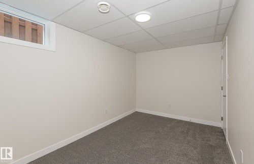 6807 98A Avenue, Edmonton, AB - Indoor Photo Showing Other Room