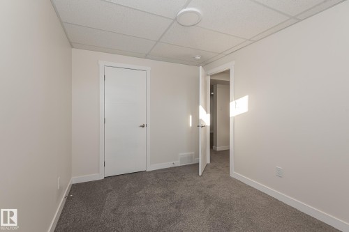 6807 98A Avenue, Edmonton, AB - Indoor Photo Showing Other Room