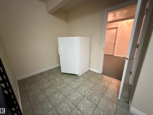 17 925 Picard Drive, Edmonton, AB - Indoor Photo Showing Other Room
