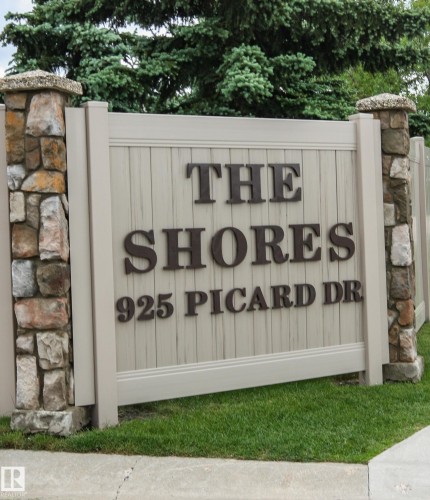 17 925 Picard Drive, Edmonton, AB - Outdoor