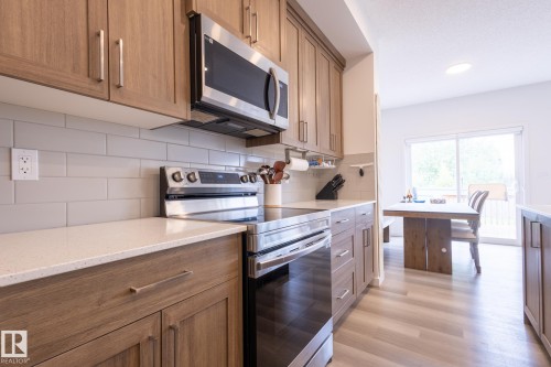 1994 Kroetsch Crescent, Edmonton, AB - Indoor Photo Showing Kitchen