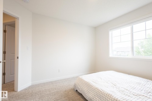 1994 Kroetsch Crescent, Edmonton, AB - Indoor Photo Showing Bedroom