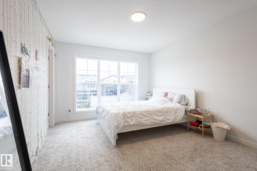 1994 Kroetsch Crescent, Edmonton, AB - Indoor Photo Showing Bedroom