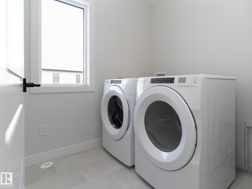 285 Glenridding Ravine Road, Edmonton, AB - Indoor Photo Showing Laundry Room