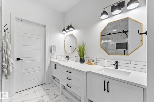 18 3410 Ste. Anne Trail, Rural Lac Ste. Anne County, AB - Indoor Photo Showing Bathroom