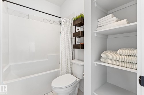 18 3410 Ste. Anne Trail, Rural Lac Ste. Anne County, AB - Indoor Photo Showing Bathroom