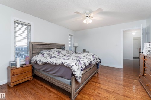 948 Ormsby Wynd, Edmonton, AB - Indoor Photo Showing Bedroom