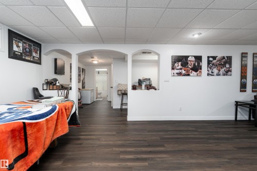 948 Ormsby Wynd, Edmonton, AB - Indoor Photo Showing Other Room