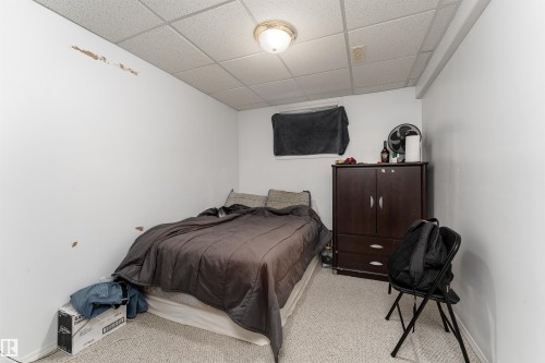 948 Ormsby Wynd, Edmonton, AB - Indoor Photo Showing Bedroom