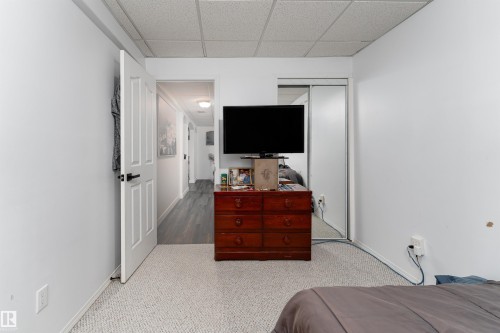 948 Ormsby Wynd, Edmonton, AB - Indoor Photo Showing Bedroom