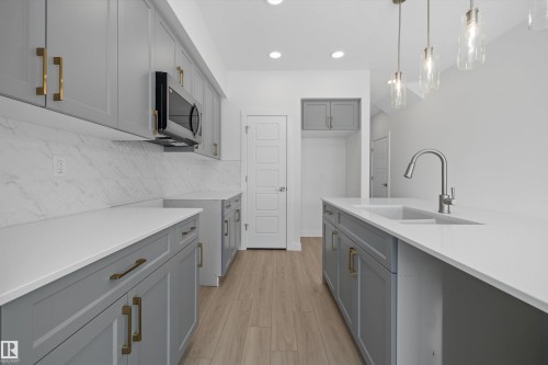 18851 29 Avenue, Edmonton, AB - Indoor Photo Showing Kitchen With Upgraded Kitchen