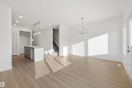 18851 29 Avenue, Edmonton, AB - Indoor Photo Showing Kitchen