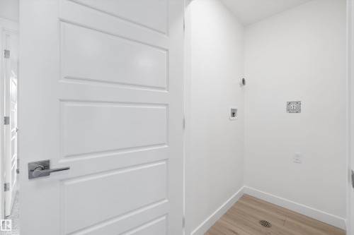 18851 29 Avenue, Edmonton, AB - Indoor Photo Showing Other Room