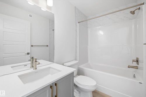18851 29 Avenue, Edmonton, AB - Indoor Photo Showing Bathroom