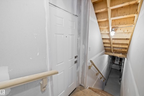 18851 29 Avenue, Edmonton, AB - Indoor Photo Showing Other Room