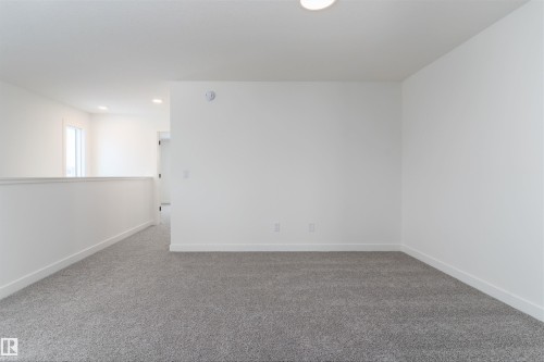 1 Empress Way, Spruce Grove, AB - Indoor Photo Showing Other Room