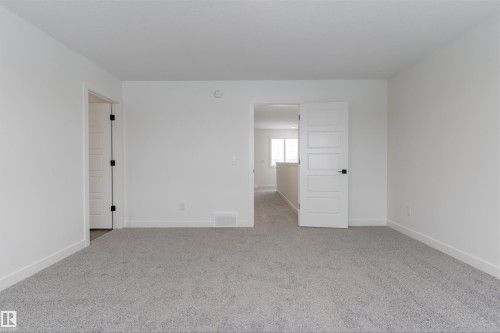 1 Empress Way, Spruce Grove, AB - Indoor Photo Showing Other Room
