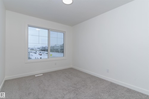 1 Empress Way, Spruce Grove, AB - Indoor Photo Showing Other Room