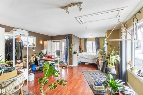 10207 88 Street, Edmonton, AB - Indoor Photo Showing Other Room