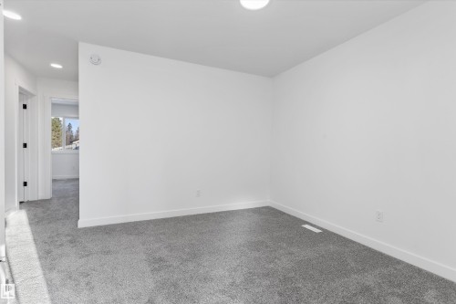 20816 40 Avenue, Edmonton, AB - Indoor Photo Showing Other Room