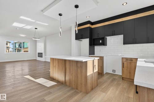 118 Pierwyck Loop, Spruce Grove, AB - Indoor Photo Showing Kitchen