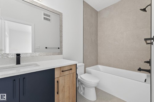118 Pierwyck Loop, Spruce Grove, AB - Indoor Photo Showing Bathroom