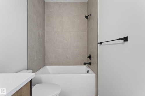 118 Pierwyck Loop, Spruce Grove, AB - Indoor Photo Showing Bathroom
