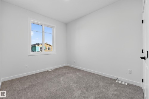 118 Pierwyck Loop, Spruce Grove, AB - Indoor Photo Showing Other Room
