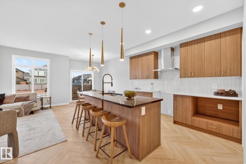 8233 Kiriak Loop, Edmonton, AB - Indoor Photo Showing Kitchen